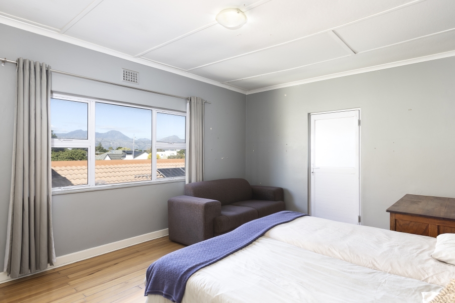 5 Bedroom Property for Sale in Strand North Western Cape
